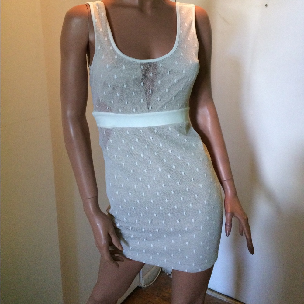 Solemio Tan/white mesh sleeveless Med dress New Without Tags poly blend